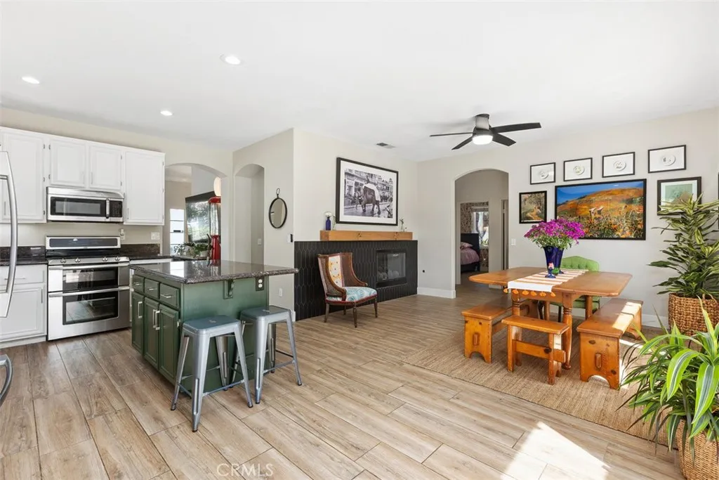 https://cdn.realtyfeed.com/cdn/127/306680372/557eb9829ab446296aea603fccc0f53c.webp
