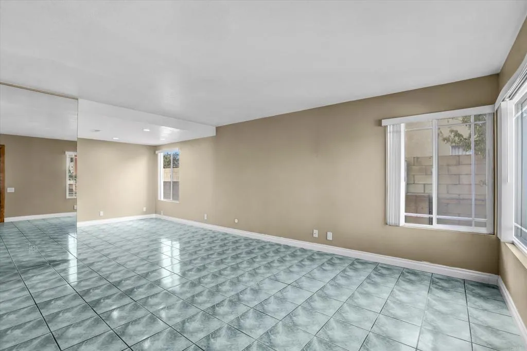 https://cdn.realtyfeed.com/cdn/127/306680464/08913e9e5d4db8d4aa36f36437f74a43.webp