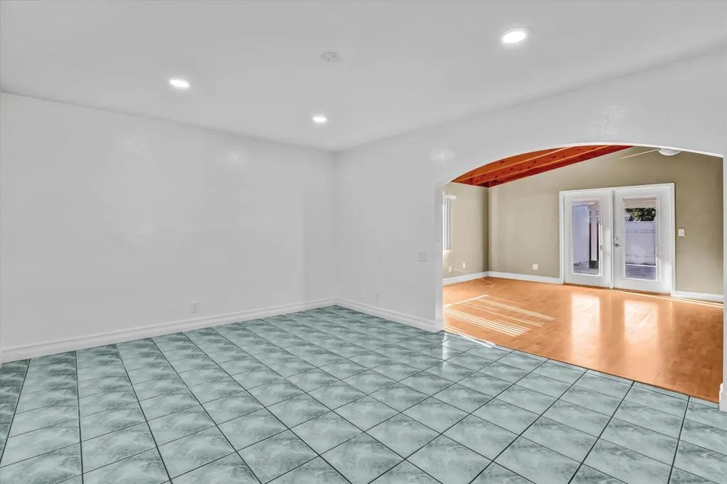 https://cdn.realtyfeed.com/cdn/127/306680464/9493cbb9d1de944209ee5ce0c428135b.webp