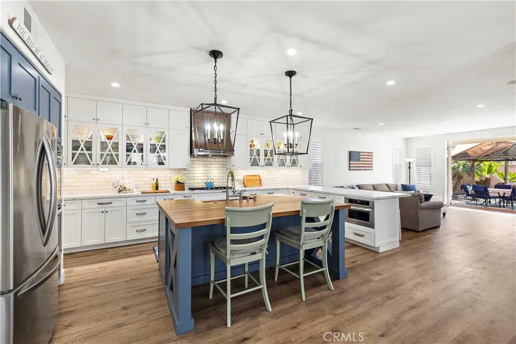 https://cdn.realtyfeed.com/cdn/127/306680481/140c3e453a8e436dc7bbda737ff23678.webp