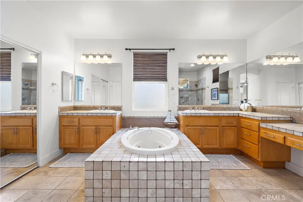 https://cdn.realtyfeed.com/cdn/127/306680481/31fb7aeac1bf73c02559b1db1fe002af.webp