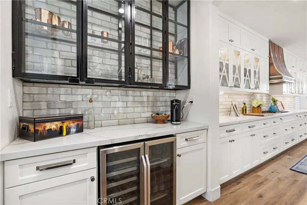 https://cdn.realtyfeed.com/cdn/127/306680481/6cb7f2bd7f7a202bbc94fc0436b6b71a.webp