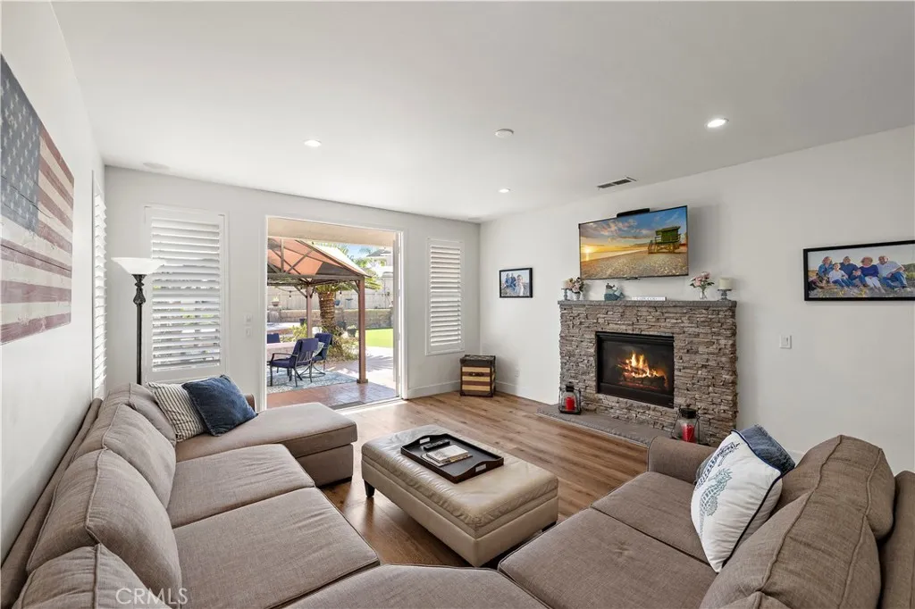 https://cdn.realtyfeed.com/cdn/127/306680481/7b7d1eaffb66b8ce3ec8f2969cfd003f.webp