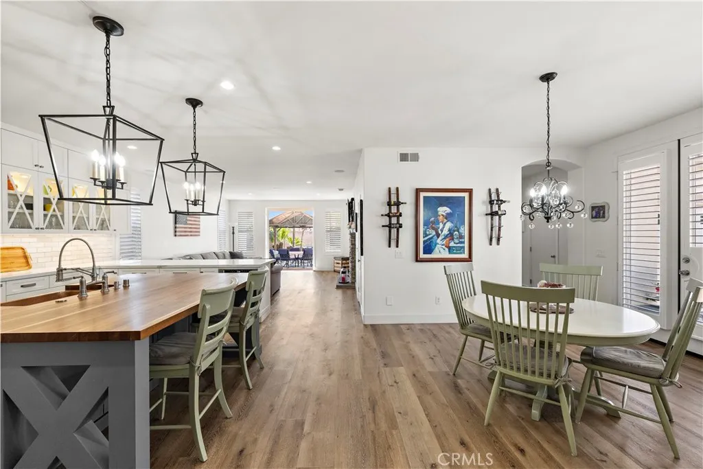 https://cdn.realtyfeed.com/cdn/127/306680481/8387d4f73f38e8179bf2fc79ef1d87c3.webp