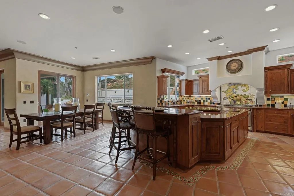https://cdn.realtyfeed.com/cdn/127/306680488/f0f9c0362967dec47c162537d11876bd.webp