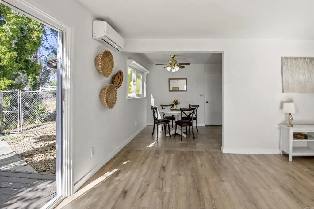 https://cdn.realtyfeed.com/cdn/127/306680570/1b36c5a40fbd2ef4a888a21f532ff504.webp