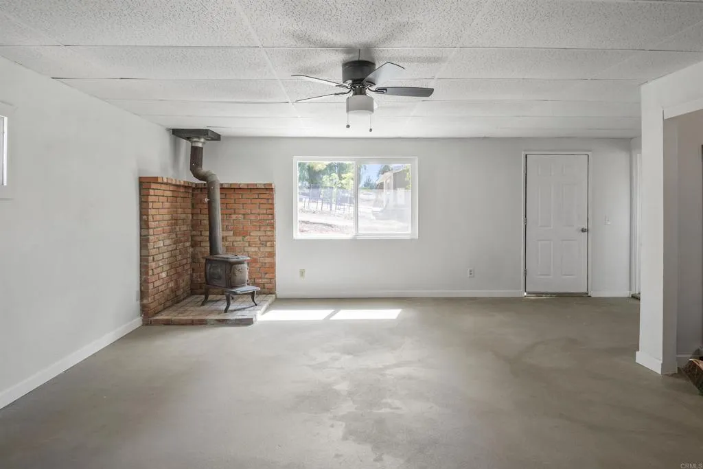 https://cdn.realtyfeed.com/cdn/127/306680570/2b7dc2fd9e8d7ed155849d0f1aa96161.webp