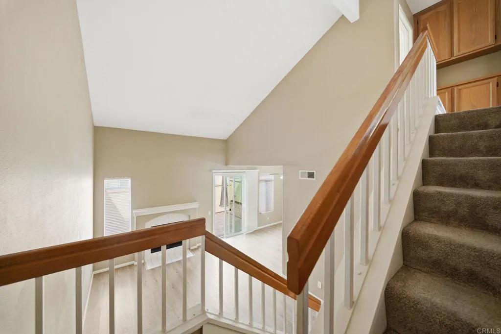 https://cdn.realtyfeed.com/cdn/127/306680662/10a5cda4271cbf668050b678ed73a231.webp