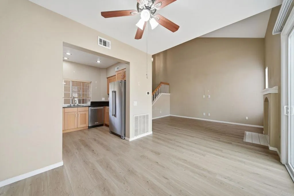 https://cdn.realtyfeed.com/cdn/127/306680662/77a5d0a90595baaef485eb317db4f510.webp