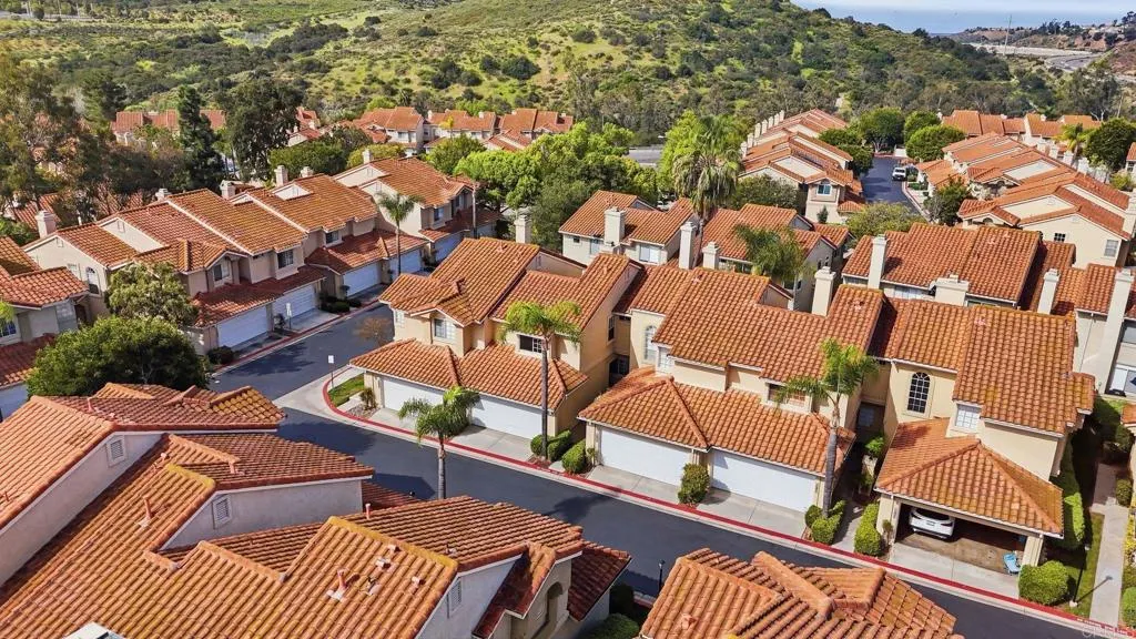 https://cdn.realtyfeed.com/cdn/127/306680662/8ee20fe89552fde275a1cb7821ffe564.webp