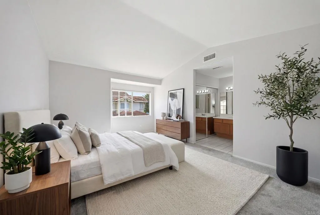 https://cdn.realtyfeed.com/cdn/127/306680662/eb8174c4a6b29d236ad4162e8bdad4c2.webp