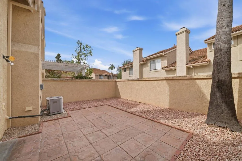 https://cdn.realtyfeed.com/cdn/127/306680662/fc24dfe7640011b7c9ac8ac4112aa529.webp