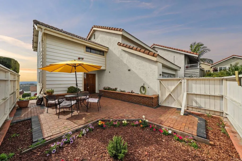 https://cdn.realtyfeed.com/cdn/127/306680664/0561cb6ed37af4c6e2513ae116935f05.webp