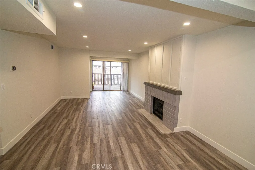 6275 Canoga Avenue Unit 73, Woodland Hills, CA 91367 - Photo 3 of 19, Woodland Hills, CA
