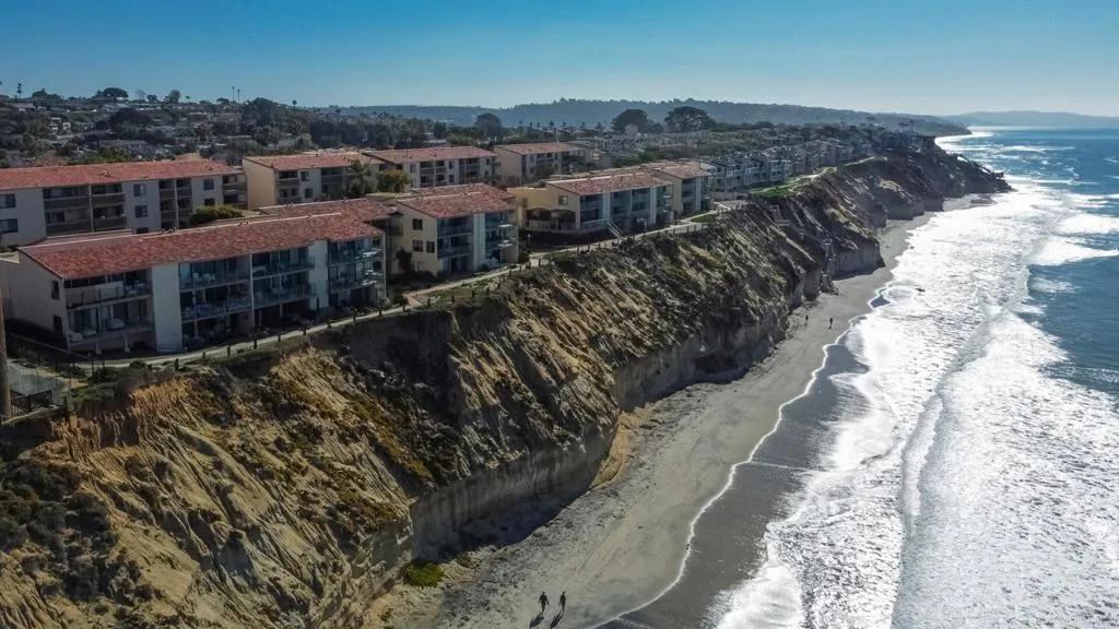 https://cdn.realtyfeed.com/cdn/127/306680732/6db7e70e9d2253618708a364e0372e7d.webp