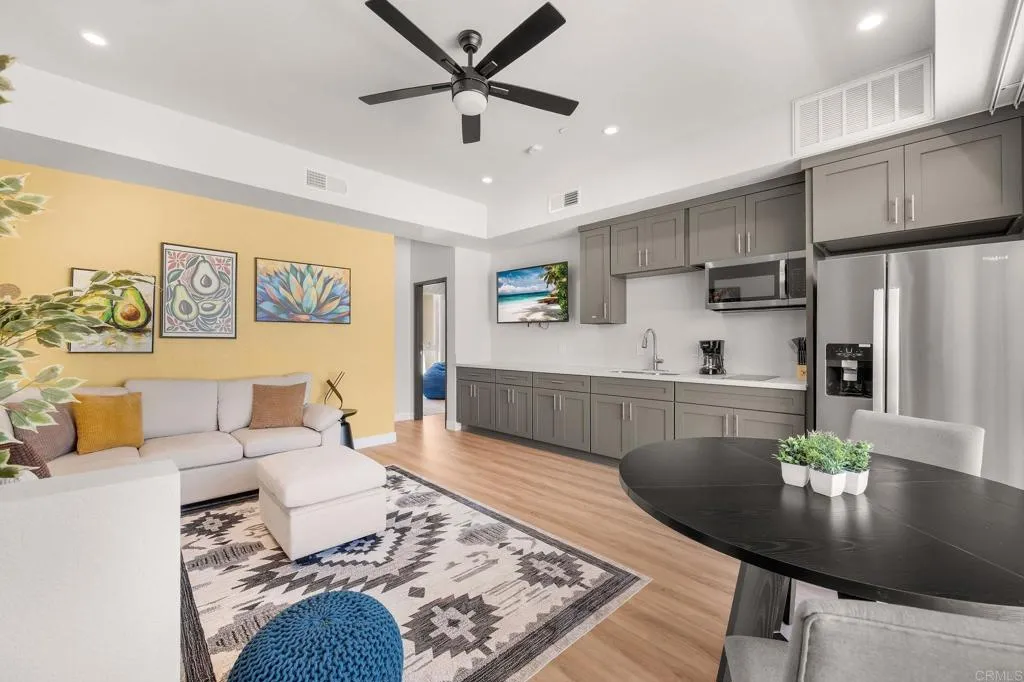 https://cdn.realtyfeed.com/cdn/127/306680763/719563f1c9faca76d519439cabd96fd0.webp