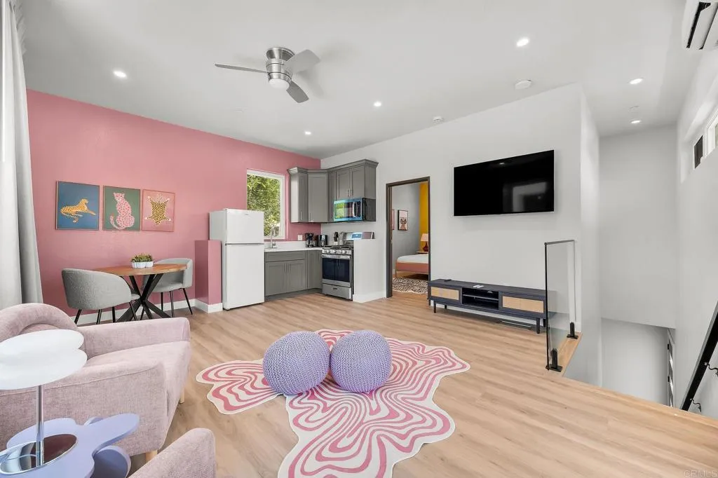 https://cdn.realtyfeed.com/cdn/127/306680763/d29581b04e44d7c281541d9db49f2687.webp