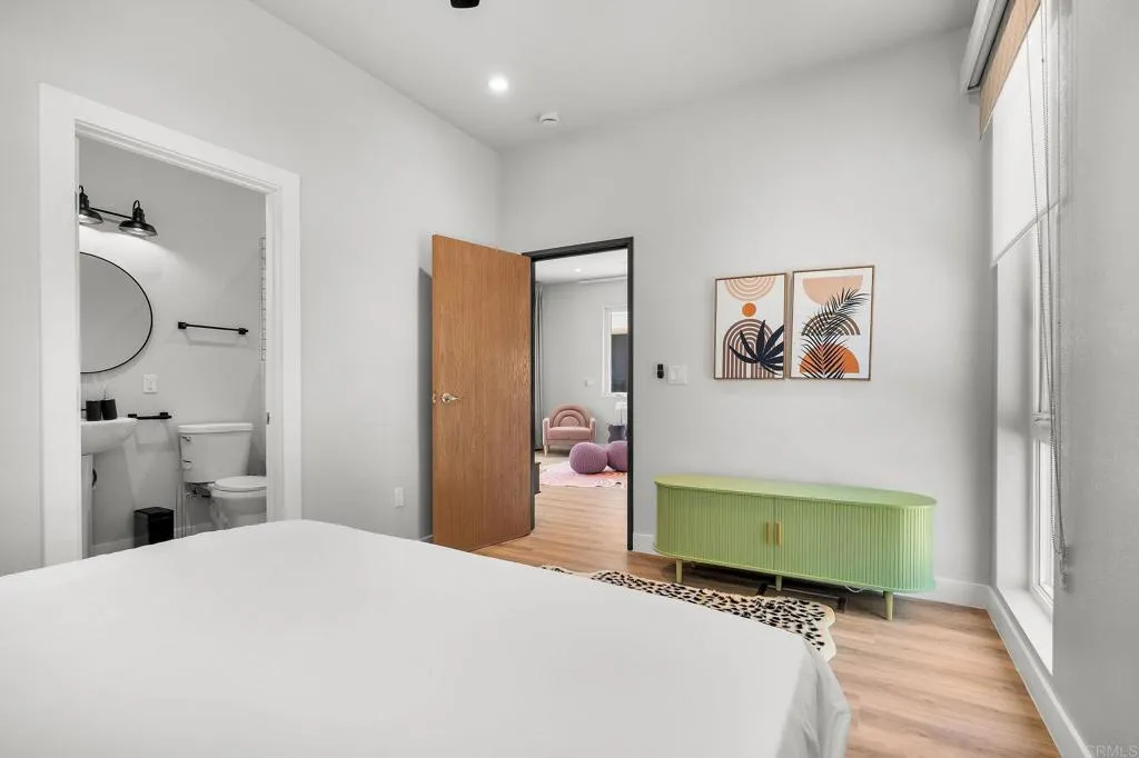 https://cdn.realtyfeed.com/cdn/127/306680763/f53c36d41a8fb3771dbc8ef7ba45b707.webp