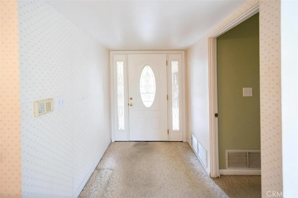 https://cdn.realtyfeed.com/cdn/127/306680821/2a8fc155d7bb45d172bf049a8d7de5a9.webp