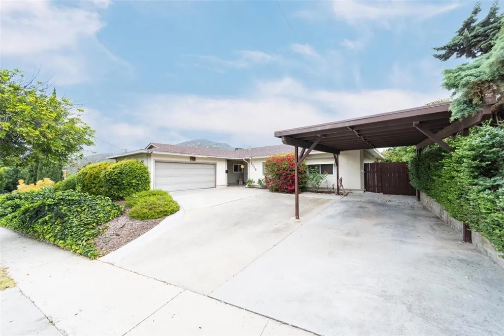 https://cdn.realtyfeed.com/cdn/127/306680821/8c1bb43694db9a1f3222b890b24b8e71.webp
