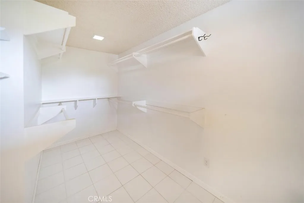 https://cdn.realtyfeed.com/cdn/127/306680821/d76f6e9cb04b950395b68d89e20c7c7b.webp