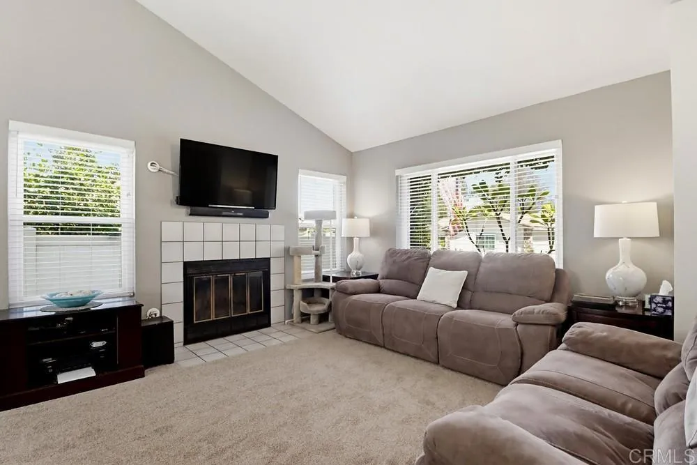 https://cdn.realtyfeed.com/cdn/127/306680826/2977de369c365e3705e06c488440a88f.webp