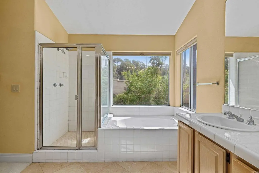 https://cdn.realtyfeed.com/cdn/127/306680845/7261ab81617424b68b8d9fe74157f729.webp