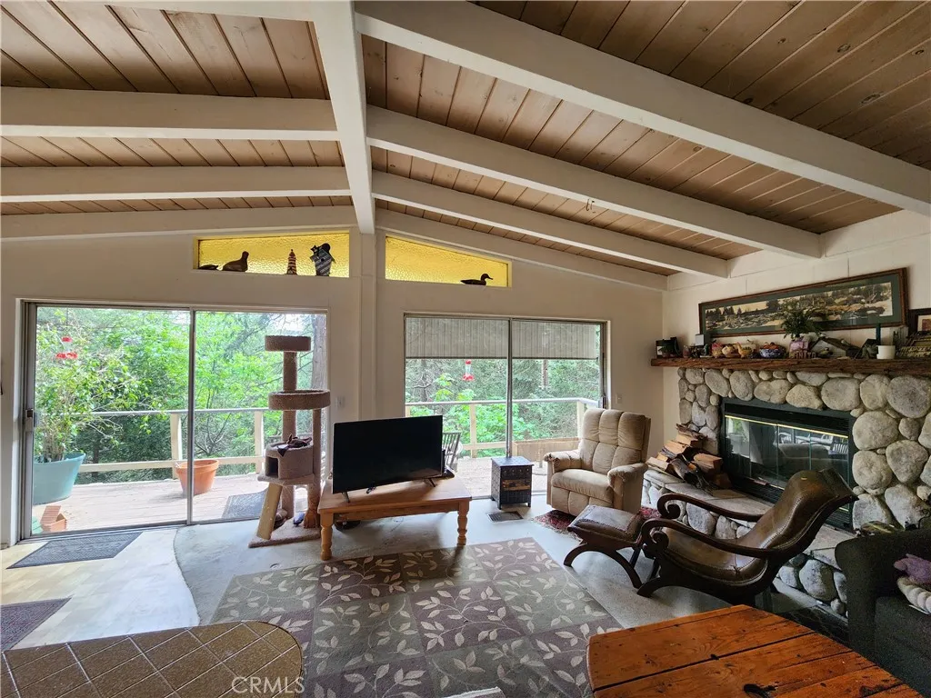 1023 Mercury, Crestline, CA, 92325