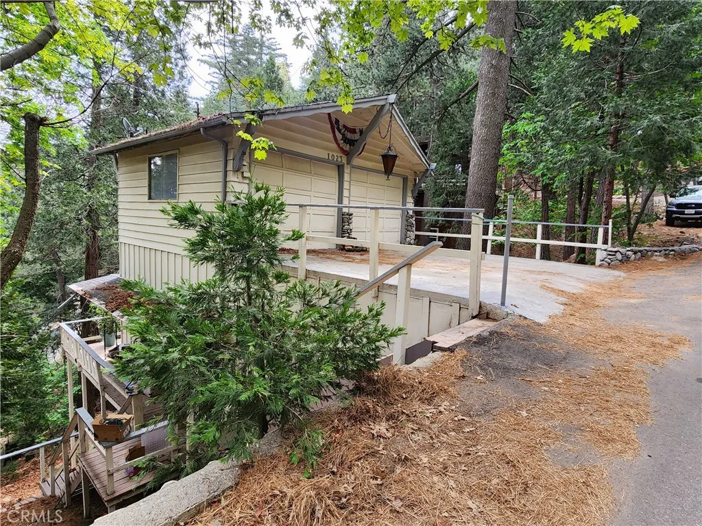 1023 Mercury, Crestline, CA, 92325