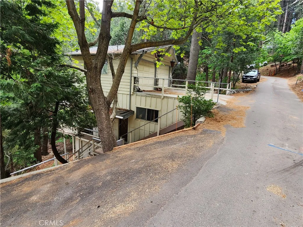 1023 Mercury, Crestline, CA, 92325
