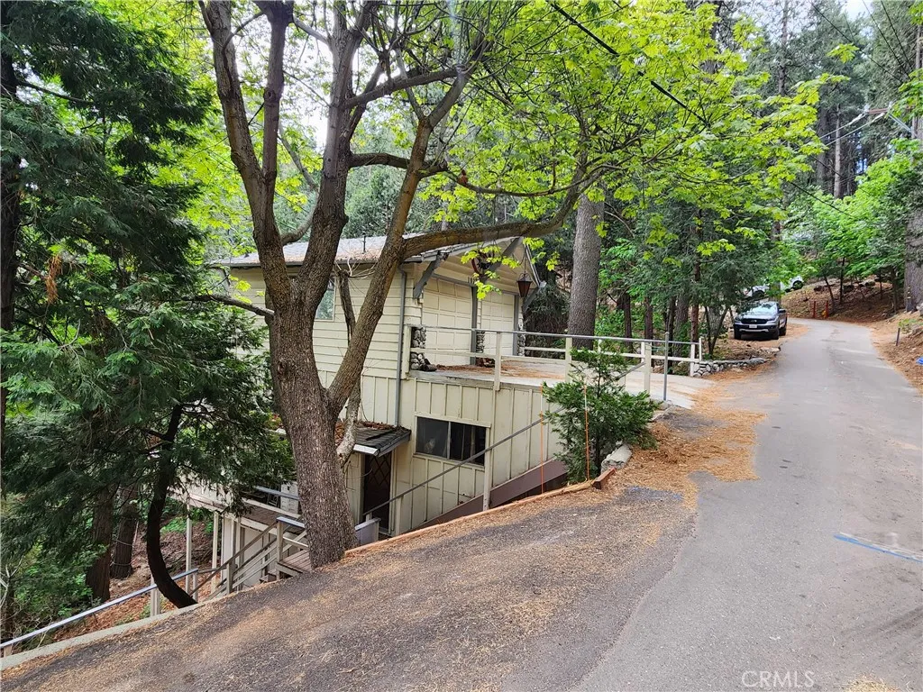 1023 Mercury, Crestline, CA, 92325