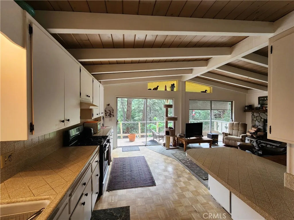 1023 Mercury, Crestline, CA, 92325