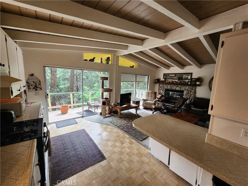1023 Mercury, Crestline, CA, 92325