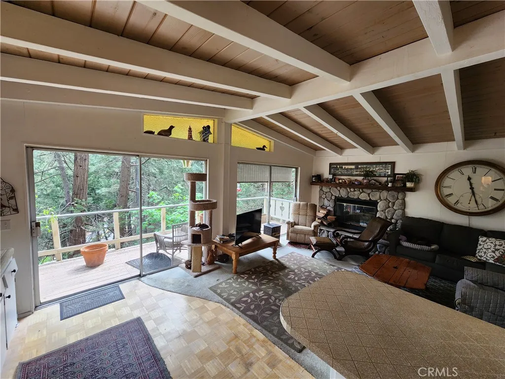 1023 Mercury, Crestline, CA, 92325