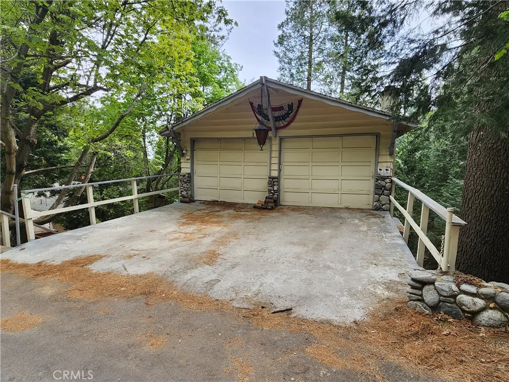 1023 Mercury, Crestline, CA, 92325