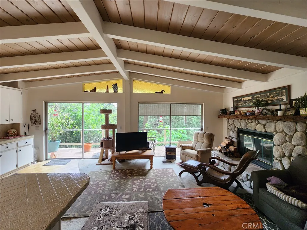 1023 Mercury, Crestline, CA, 92325