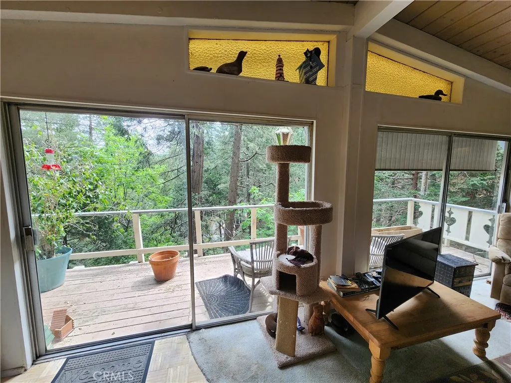 1023 Mercury, Crestline, CA, 92325