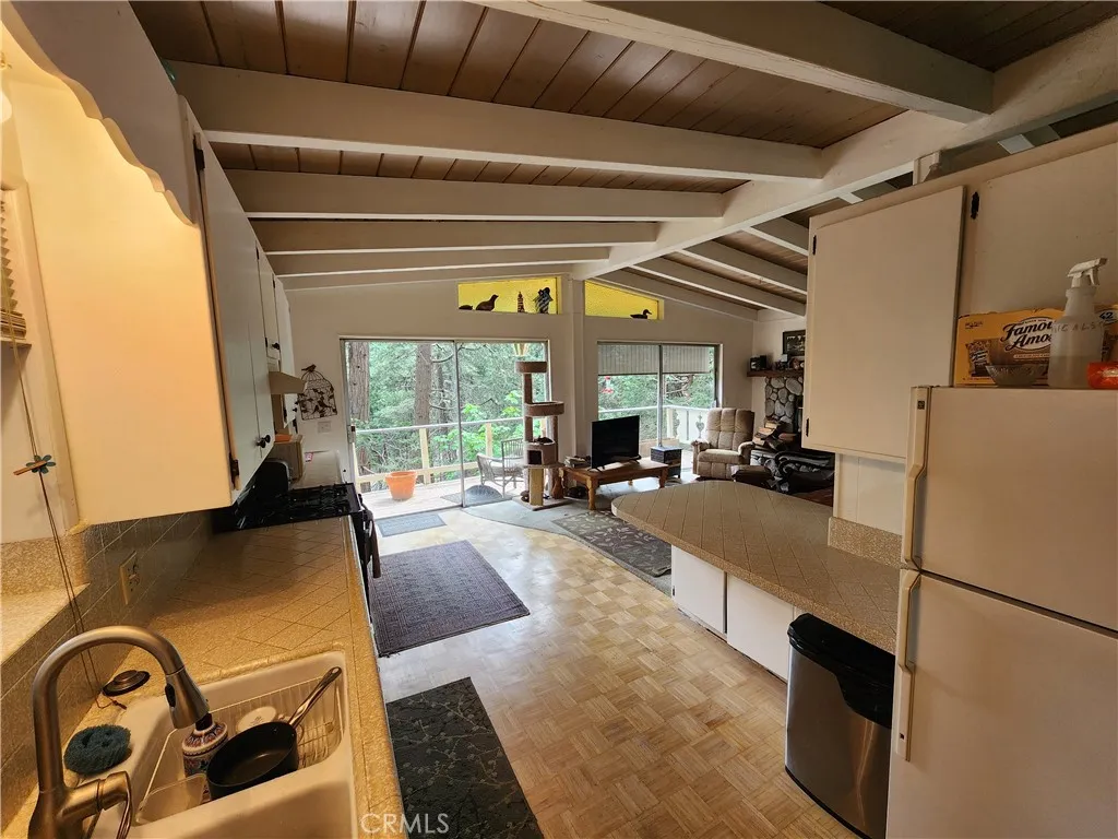 1023 Mercury, Crestline, CA, 92325