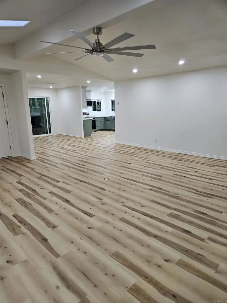 https://cdn.realtyfeed.com/cdn/127/306680990/6e67f80be444ad4d38e5563def971efe.webp