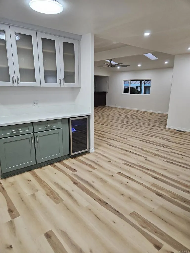 https://cdn.realtyfeed.com/cdn/127/306680990/6f509dc1d3e7f58cda2a3ce9fb9af0cc.webp