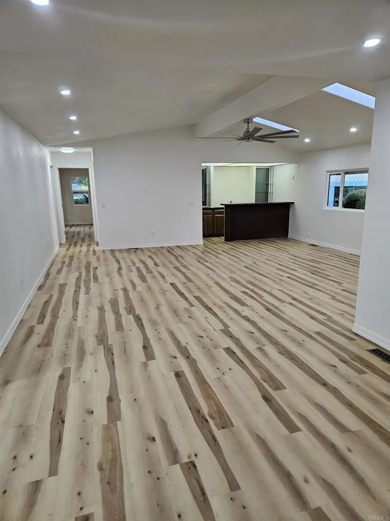 https://cdn.realtyfeed.com/cdn/127/306680990/f33af84ee4506020bf348a226a3ad7bd.webp