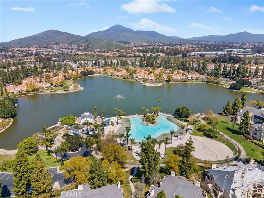 https://cdn.realtyfeed.com/cdn/127/306680992/4a24292ecce50e91ed159216af6b2eba.webp