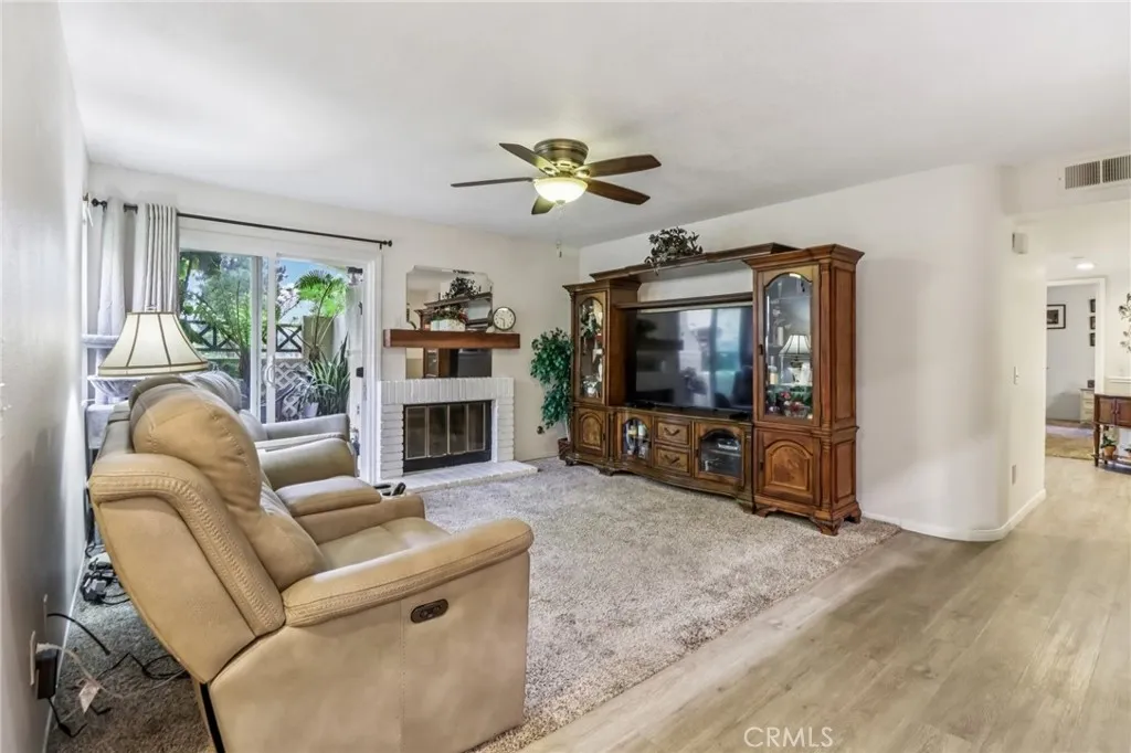 https://cdn.realtyfeed.com/cdn/127/306680992/ce3bb92bfdab6939d81944f76502aa98.webp