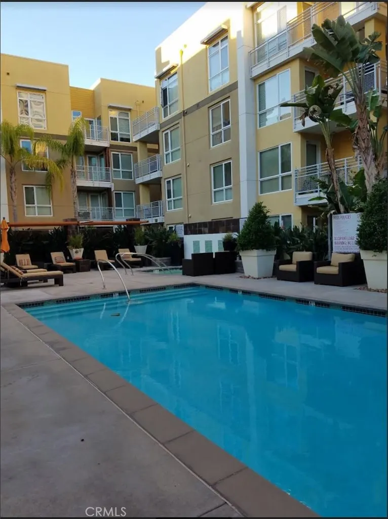 Woodland Hills, CA 91367