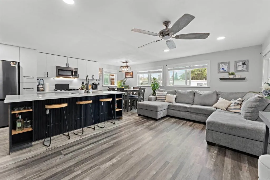 https://cdn.realtyfeed.com/cdn/127/306681319/4254fa2ad7fe2c0d0f330883666eb569.webp