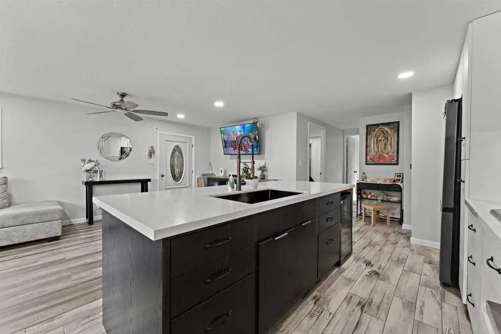 https://cdn.realtyfeed.com/cdn/127/306681319/4d15d91ce118c701bcb8a5f1f8755a8d.webp