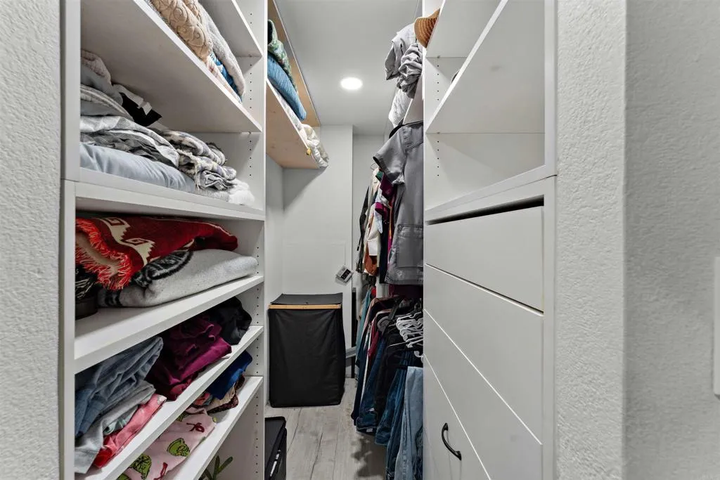 https://cdn.realtyfeed.com/cdn/127/306681319/a7215b50c7bb3128d82b400b53d0e571.webp