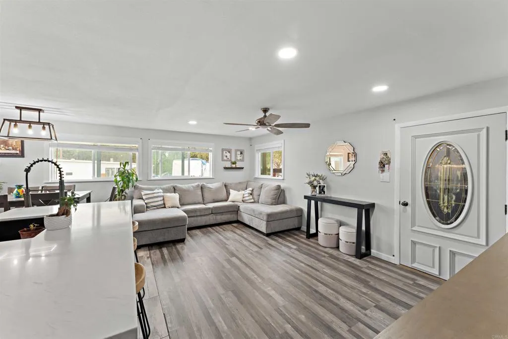 https://cdn.realtyfeed.com/cdn/127/306681319/d1de7f7d417ef6b20082a6b0fd09fc0e.webp