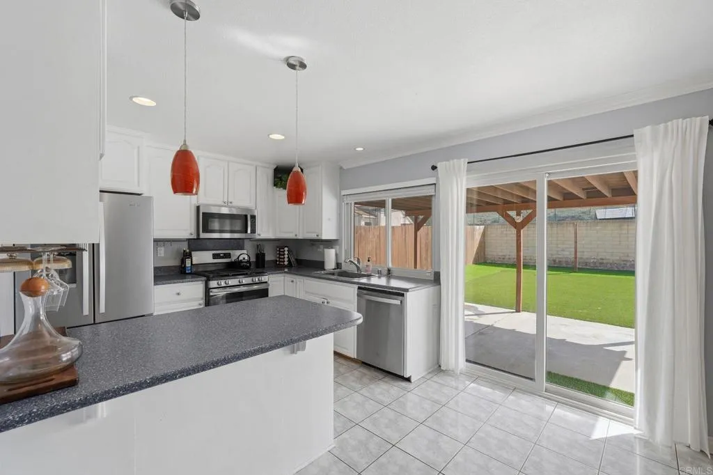 https://cdn.realtyfeed.com/cdn/127/306681322/f81e3ce9395403a2240245cfa92397c8.webp