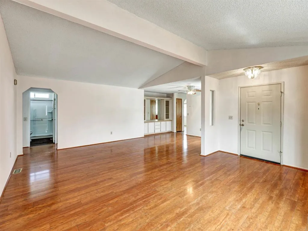 https://cdn.realtyfeed.com/cdn/127/306681337/188426cbdd1a30550f6058aa27b21dc4.webp